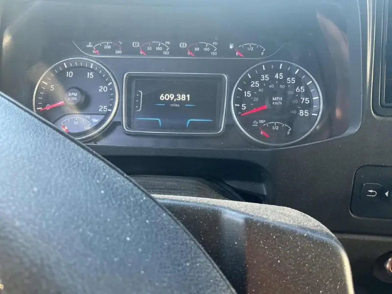 2019 INTERNATIONAL LT625