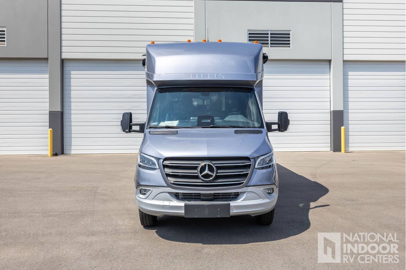 A photo of this 2027 Tiffin Motorhomes Wayfarer 25XLW