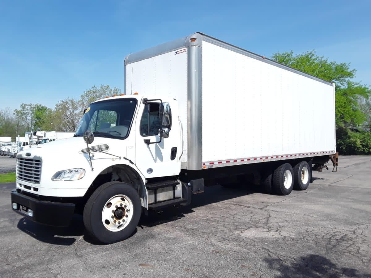 2018 FREIGHTLINER BUSINESS CLASS M2 106 in Hilliard, OH