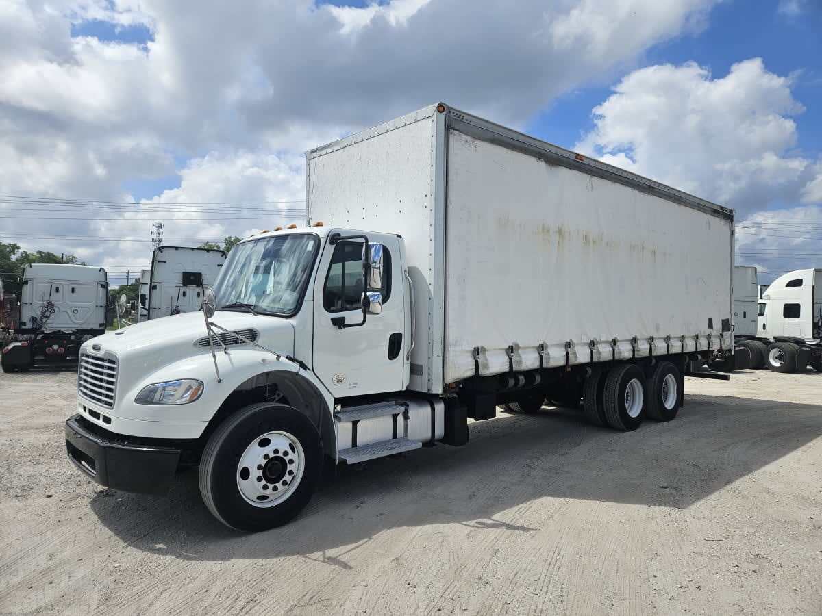 2020 FREIGHTLINER BUSINESS CLASS M2 106 in Orlando, FL