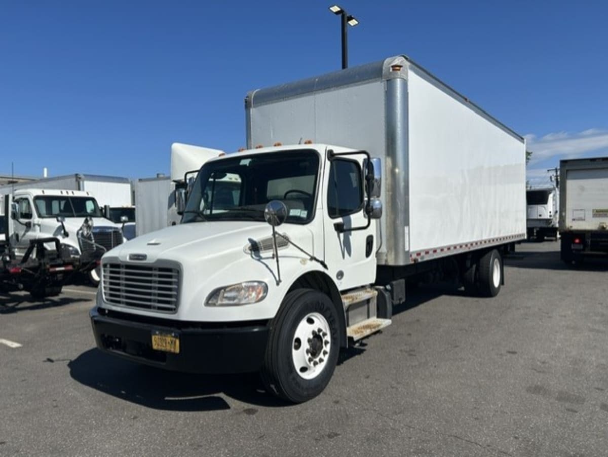 2020 FREIGHTLINER BUSINESS CLASS M2 106 in Farmingdale, NY