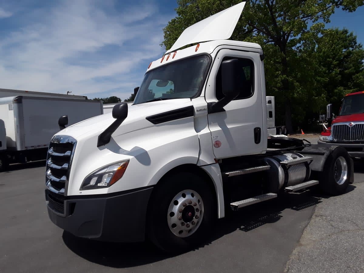 2020 FREIGHTLINER CASCADIA 126 in Charlotte, NC