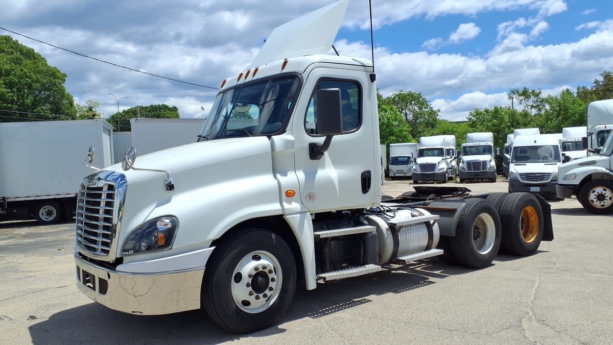 2019 FREIGHTLINER CASCADIA 125 in Warwick, RI