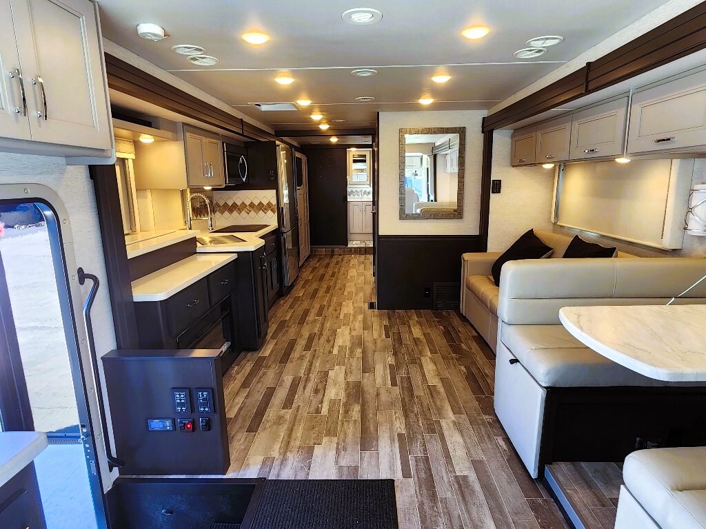 2025 Thor Motor Coach PALAZZO GT 37.5 in north tonawanda NY