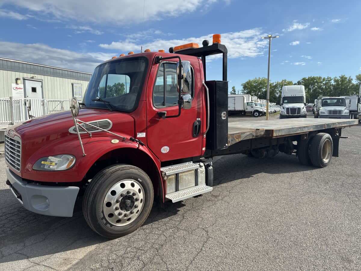 2018 FREIGHTLINER BUSINESS CLASS M2 106 in Hampton, VA