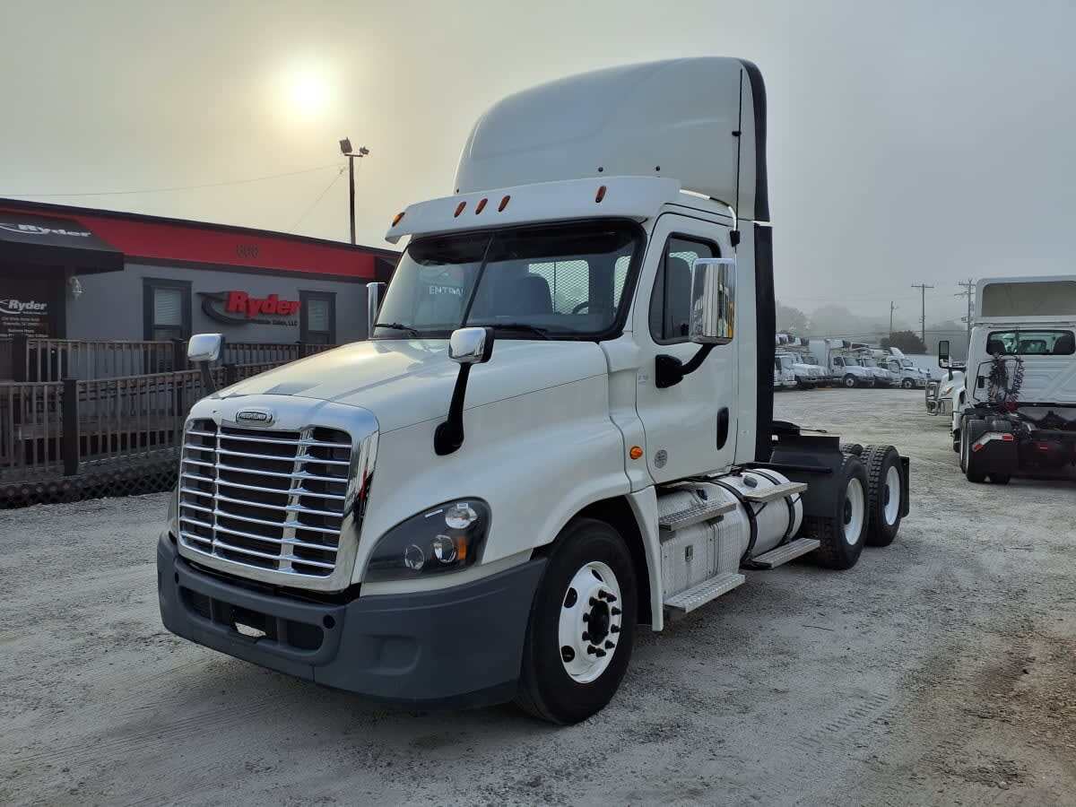 2020 FREIGHTLINER CASCADIA 125 in Greenville, SC