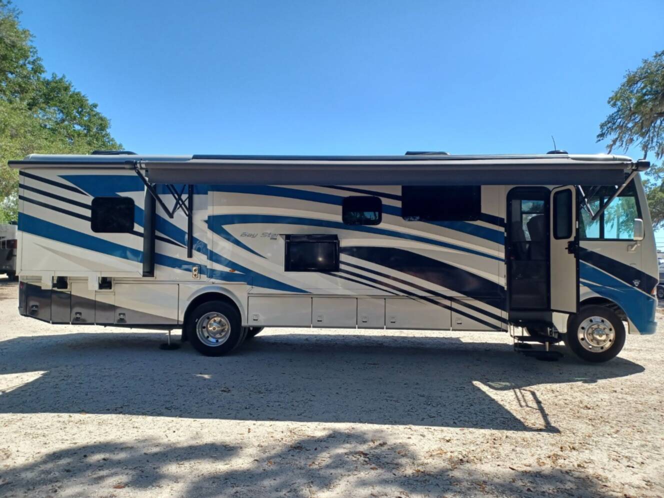 A photo of this 2022 Newmar BAY STAR 3626