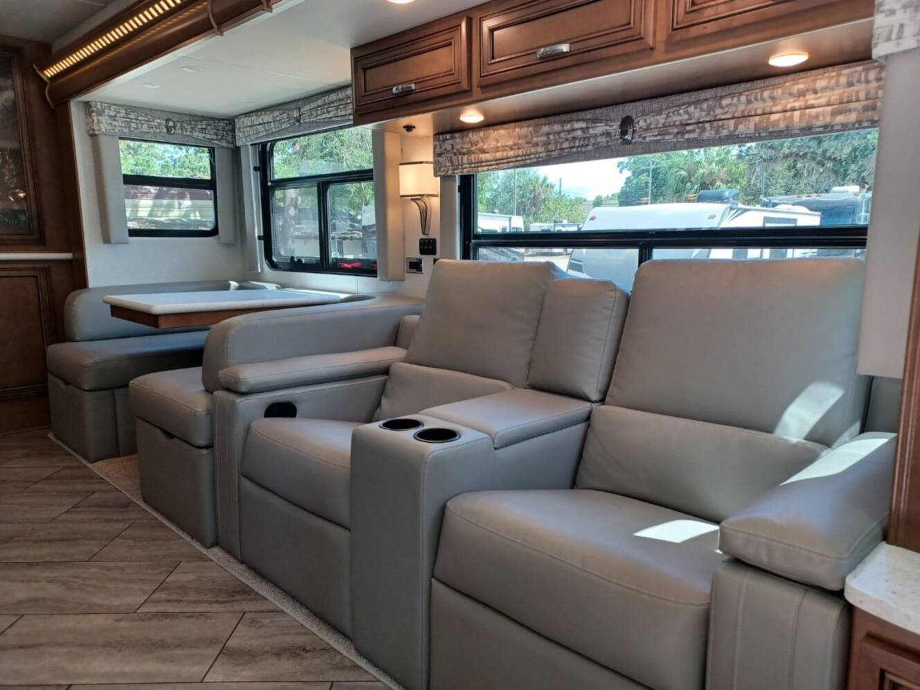 A photo of this 2022 Newmar BAY STAR 3626