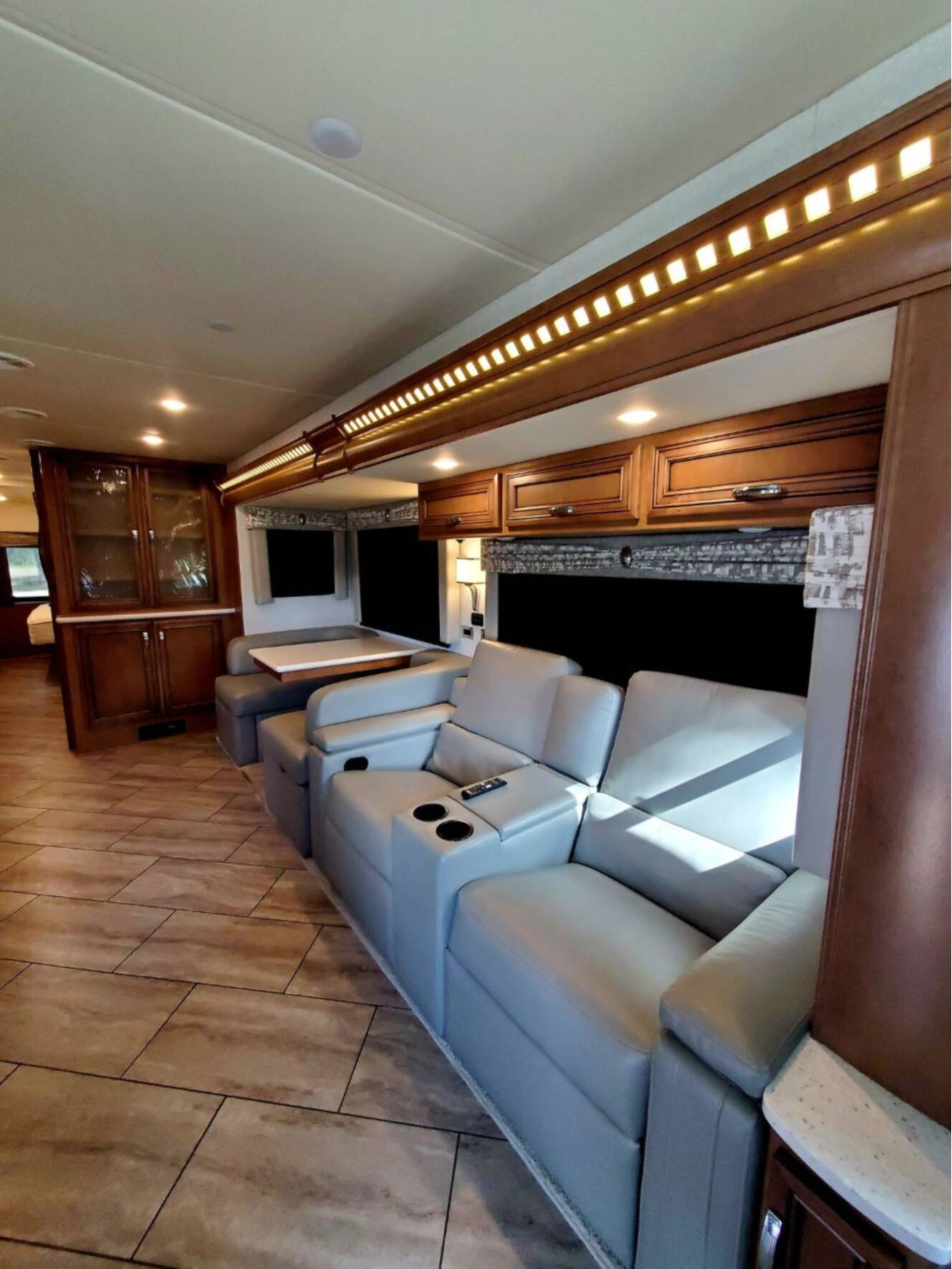 A photo of this 2022 Newmar BAY STAR 3626