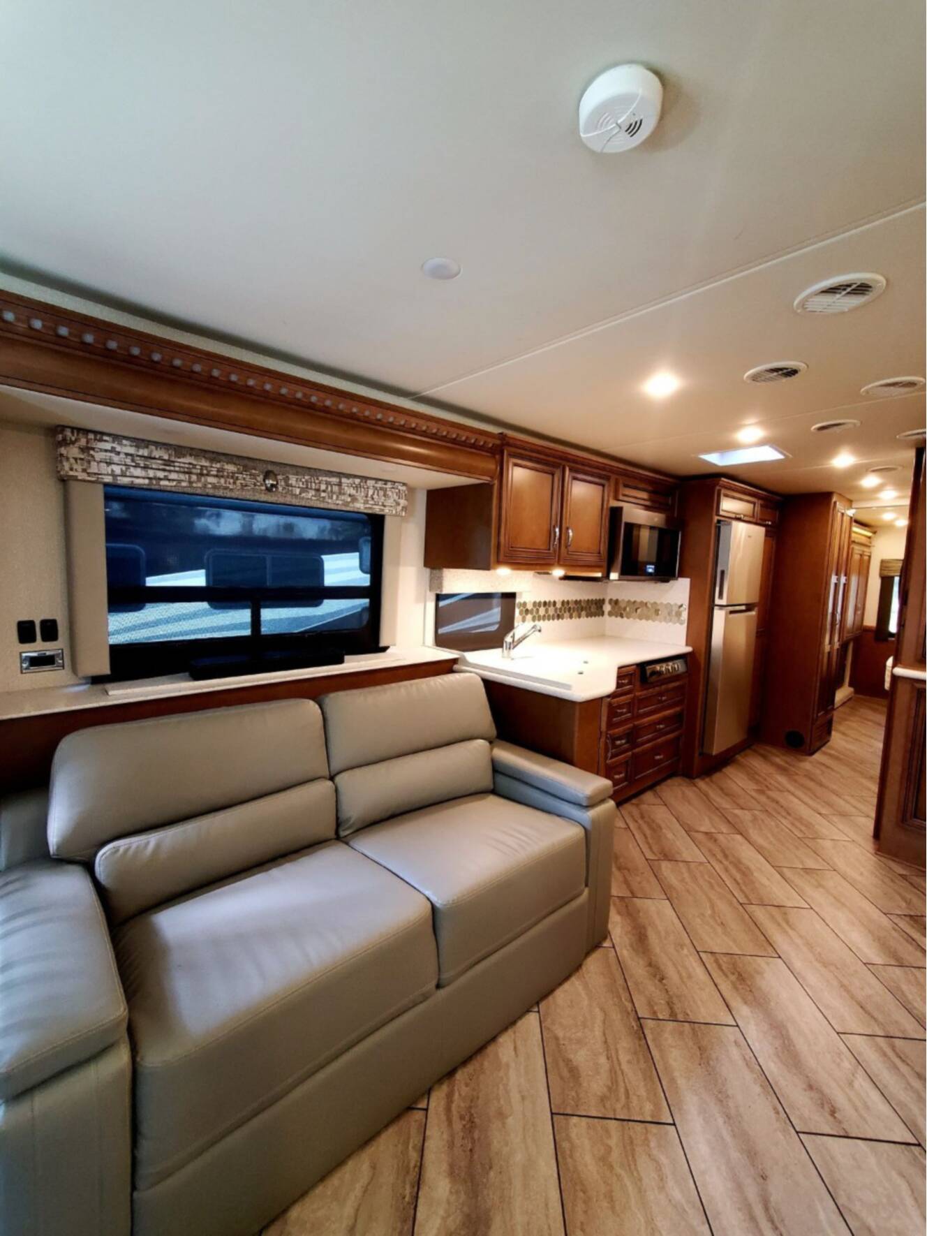 A photo of this 2022 Newmar BAY STAR 3626