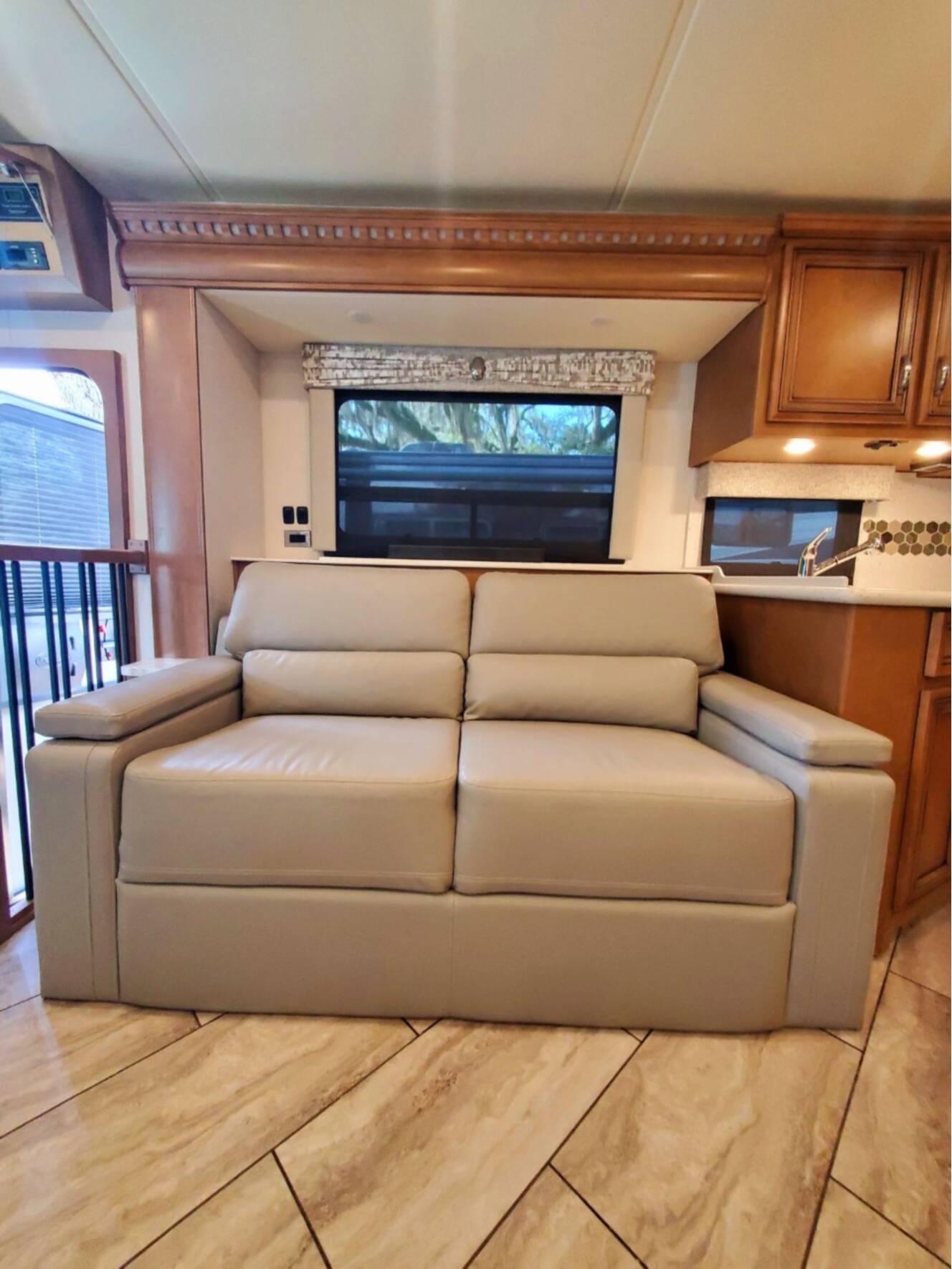 A photo of this 2022 Newmar BAY STAR 3626