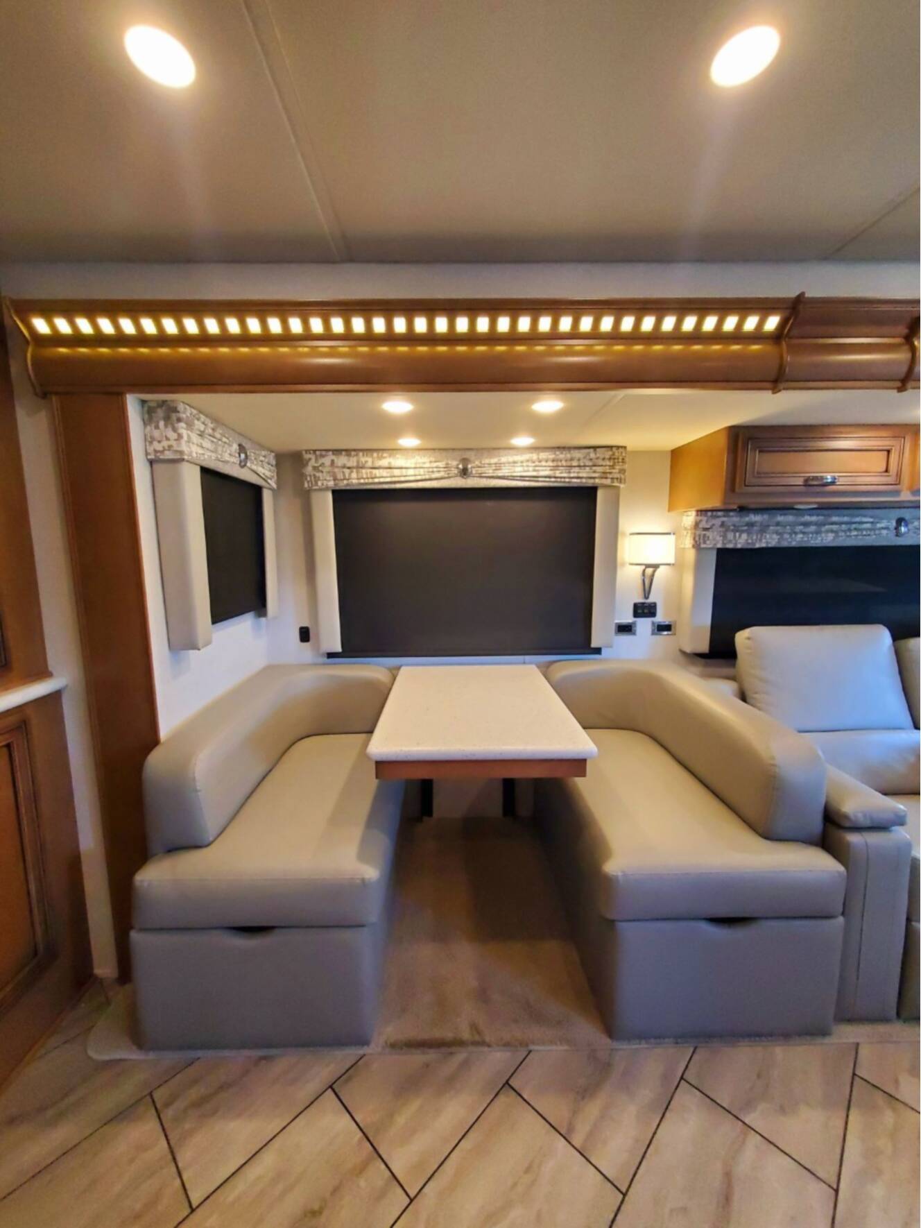 A photo of this 2022 Newmar BAY STAR 3626