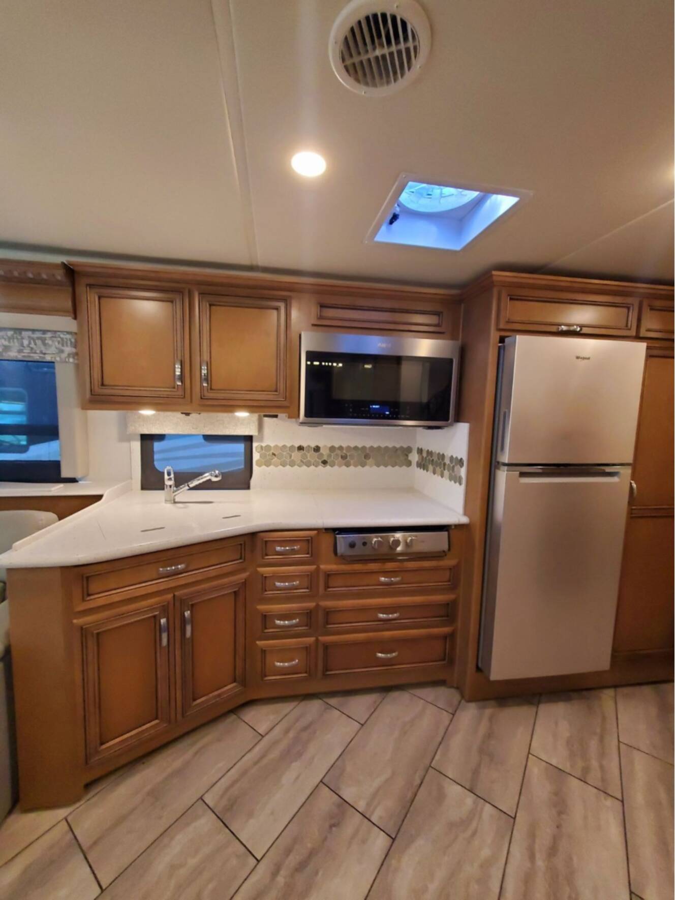 A photo of this 2022 Newmar BAY STAR 3626