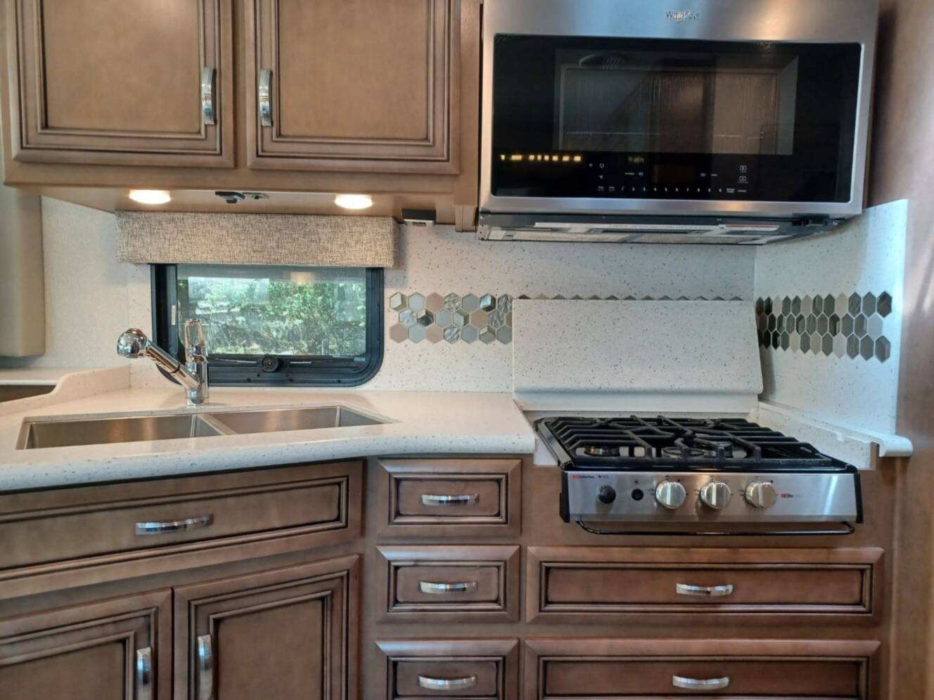 A photo of this 2022 Newmar BAY STAR 3626