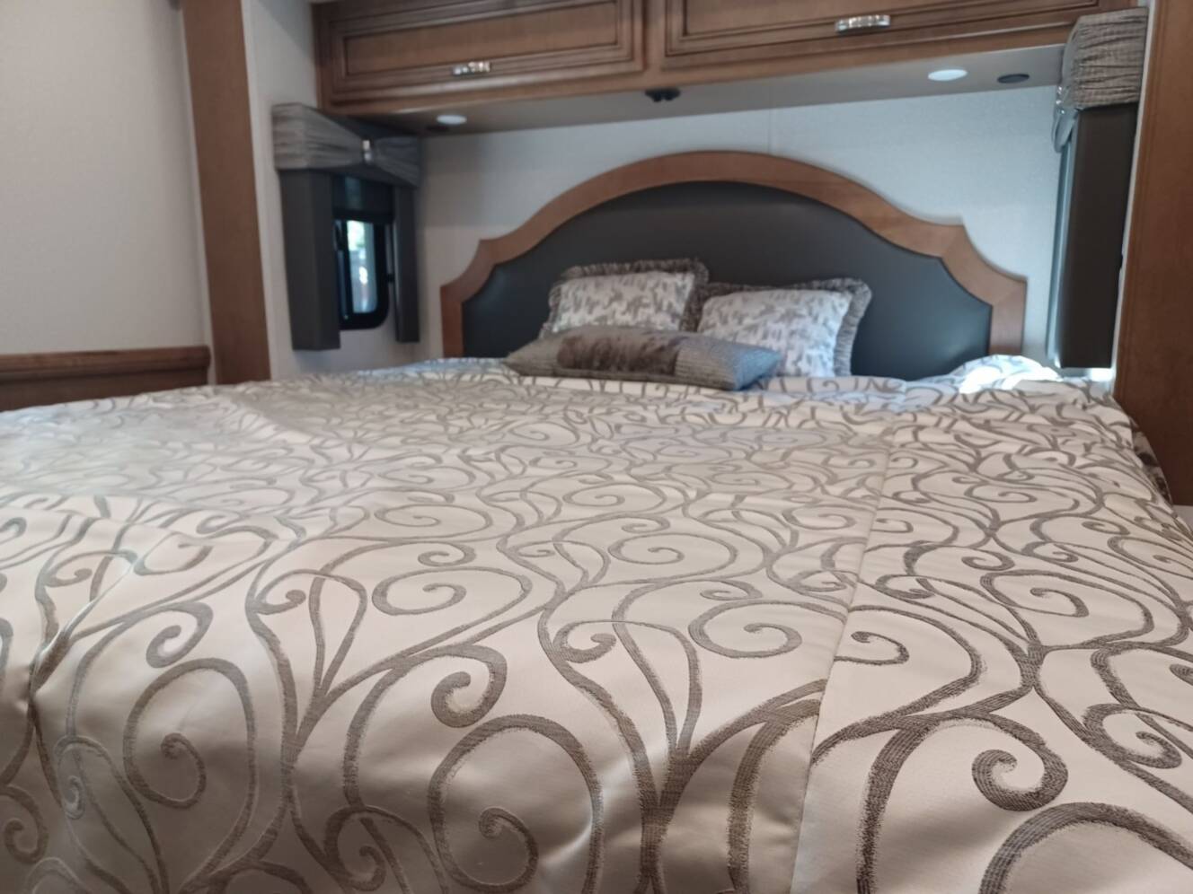 A photo of this 2022 Newmar BAY STAR 3626