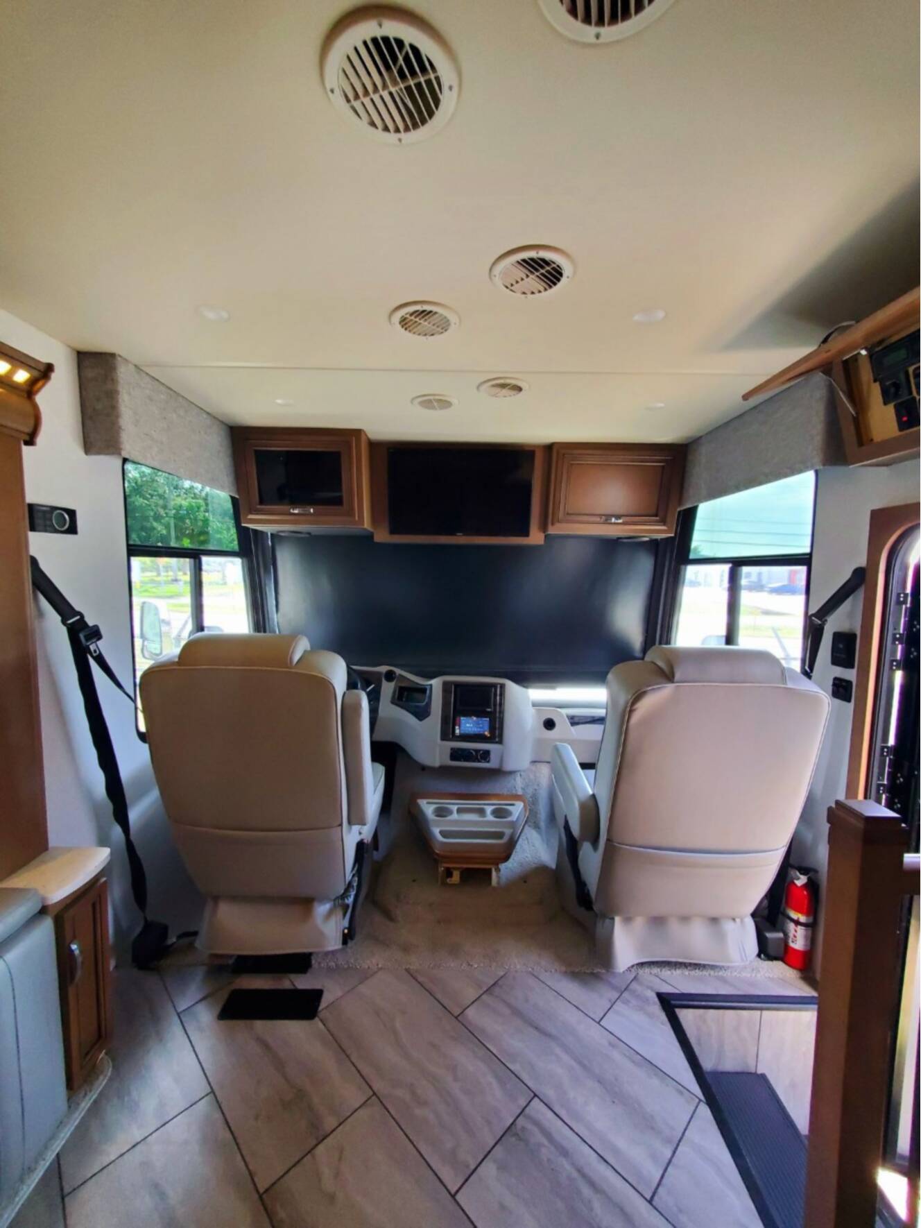 A photo of this 2022 Newmar BAY STAR 3626