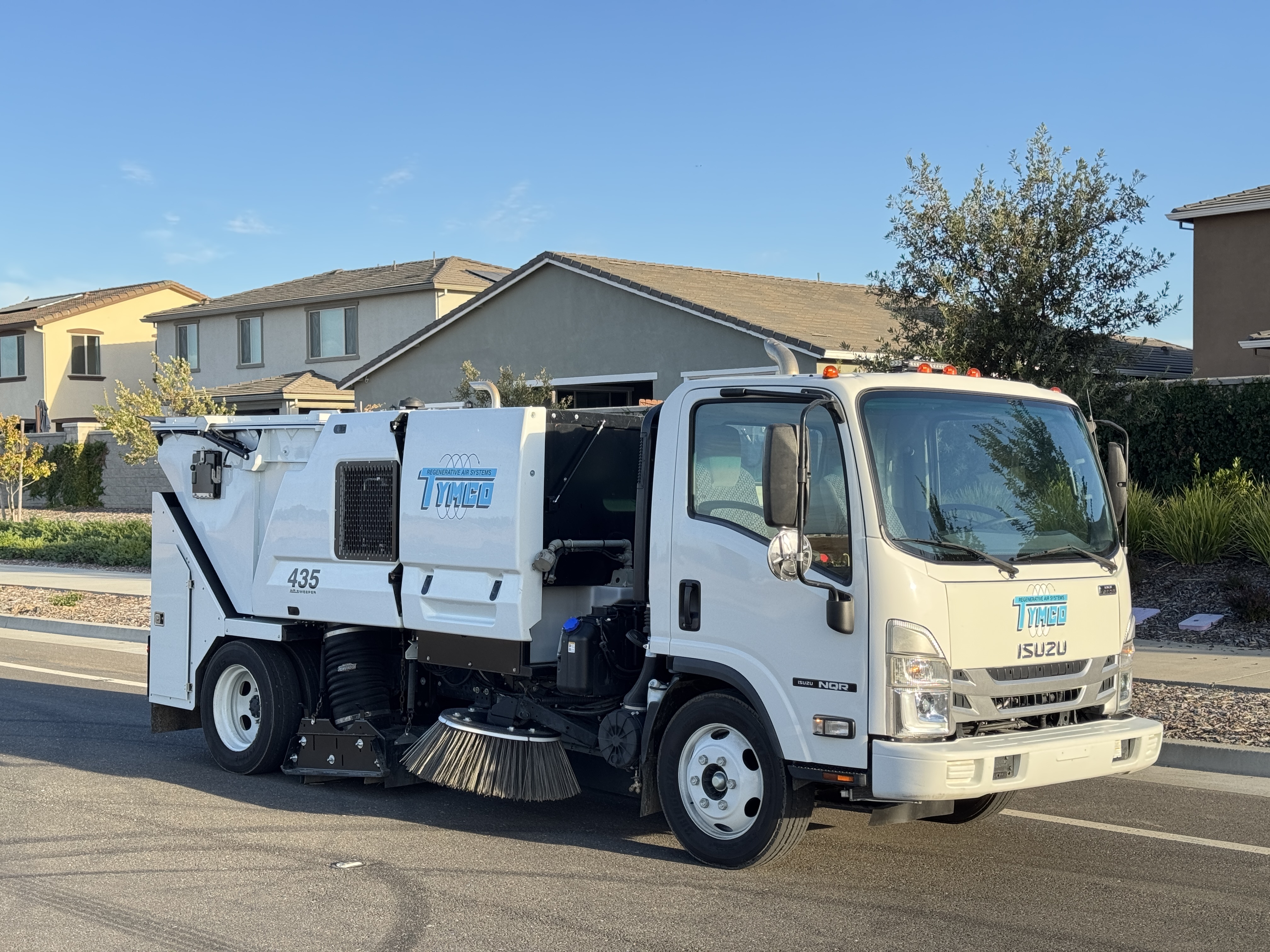 2023 ISUZU NQR in Pleasant Grove, CA