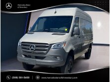 Best Trucks and Vans for Mechanics and Electricians in 2025 image