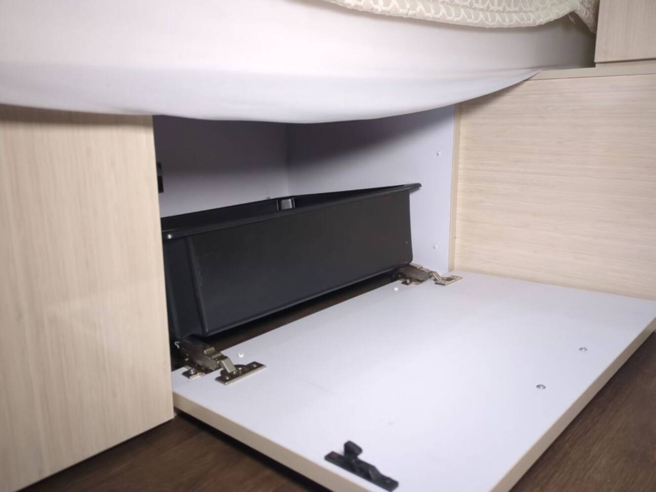 A photo of this 2020 Airstream International Serenity 27FB Twin