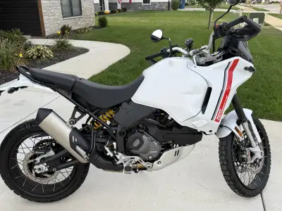 2027 Ducati DESERTX 937