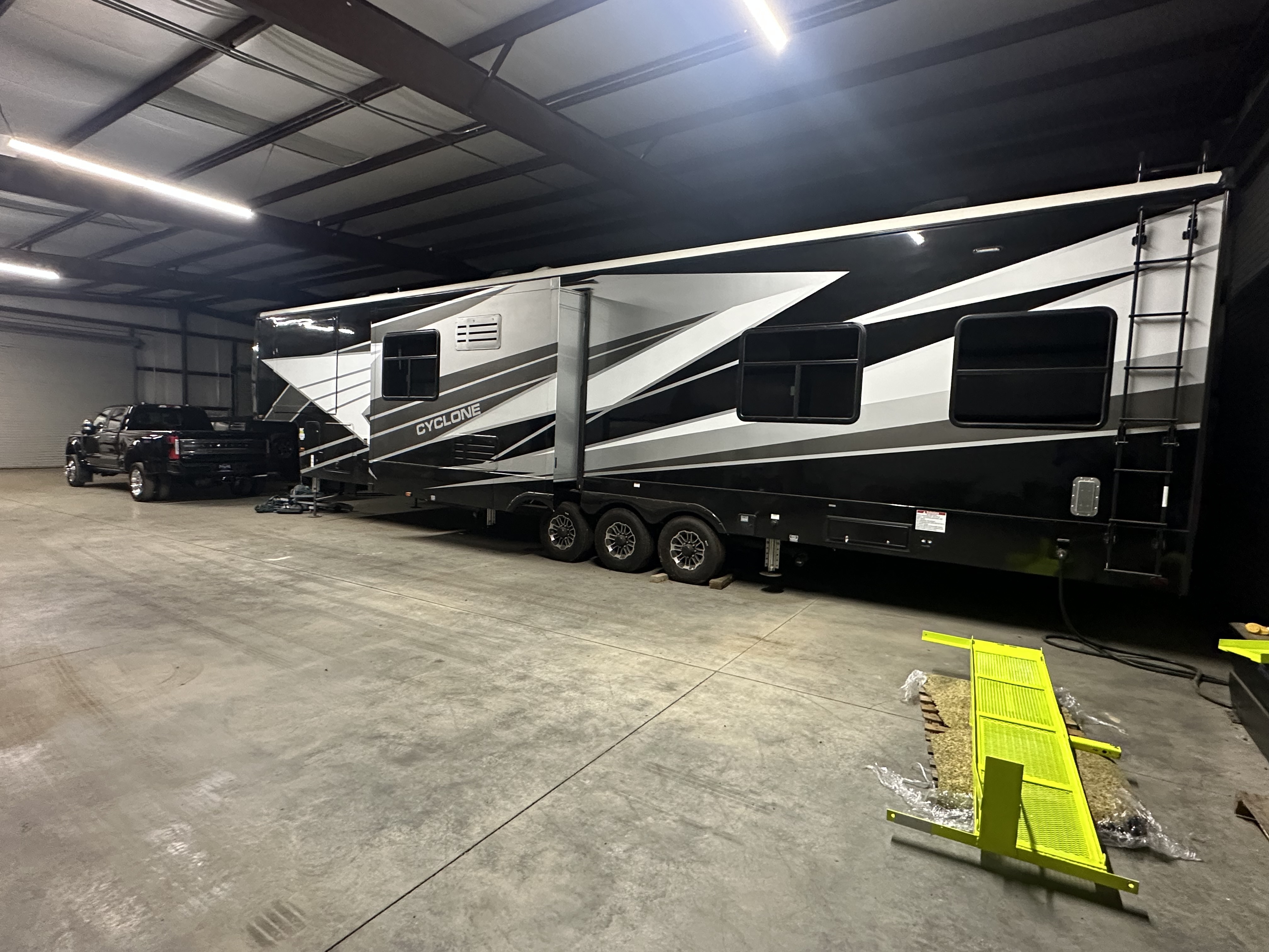 2023 Heartland CYCLONE 4014C in sanger CA