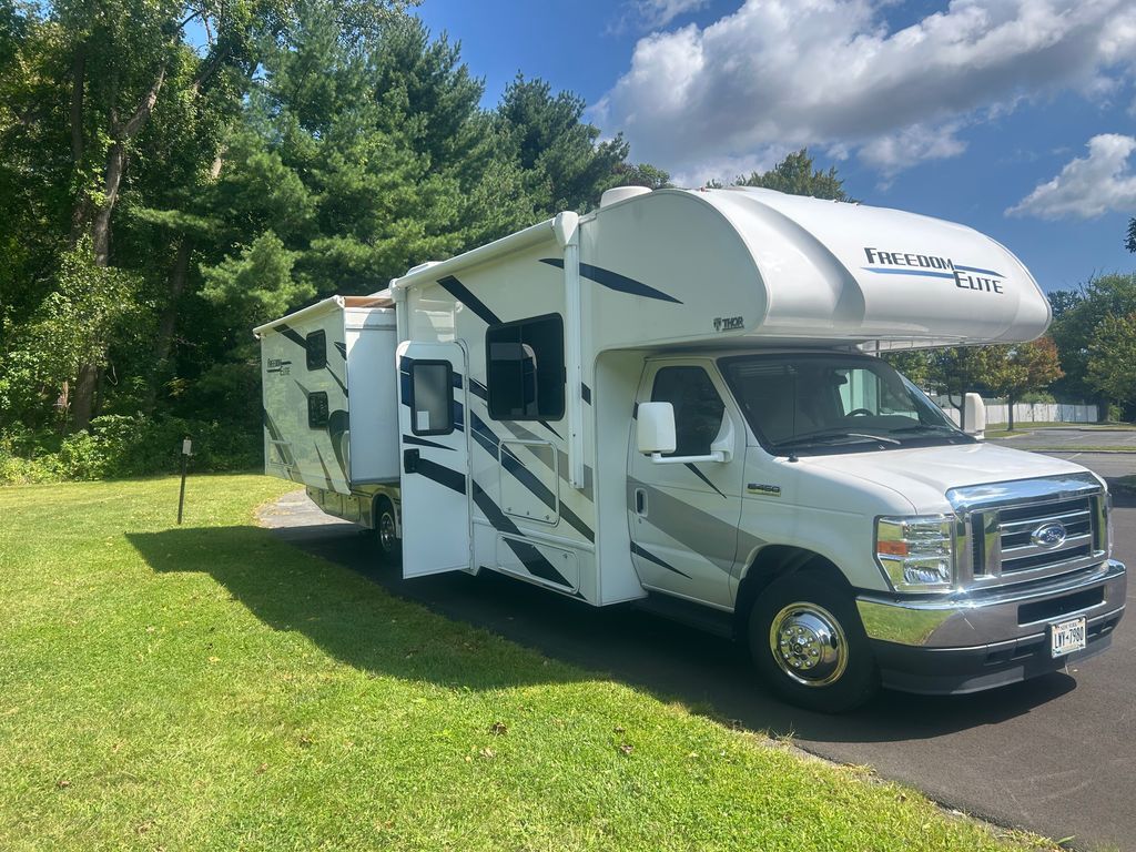 2022 Thor Motor Coach Freedom Elite 30FE in latham NY