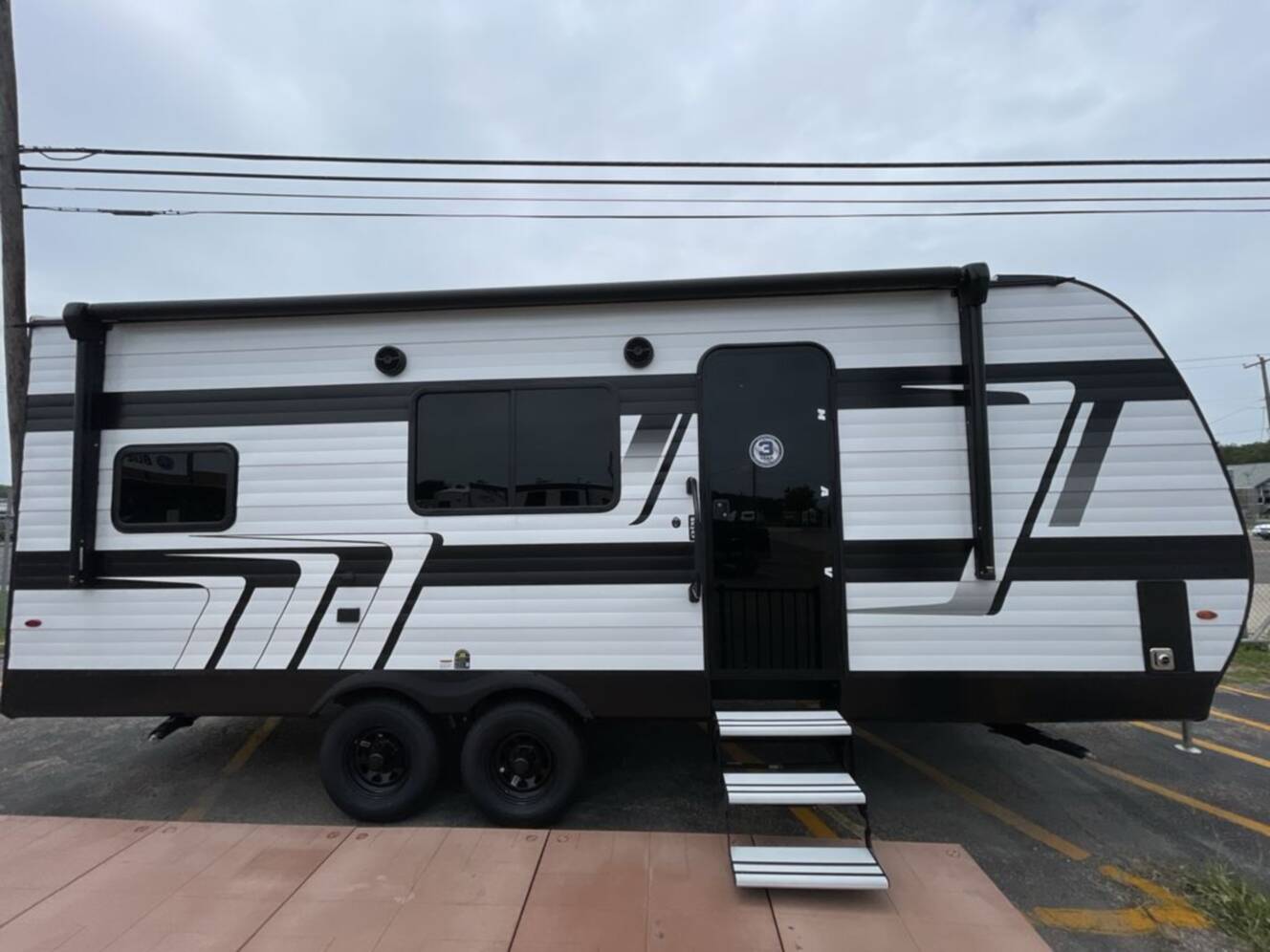 A photo of this 2024 Grand Design Momentum MAV22