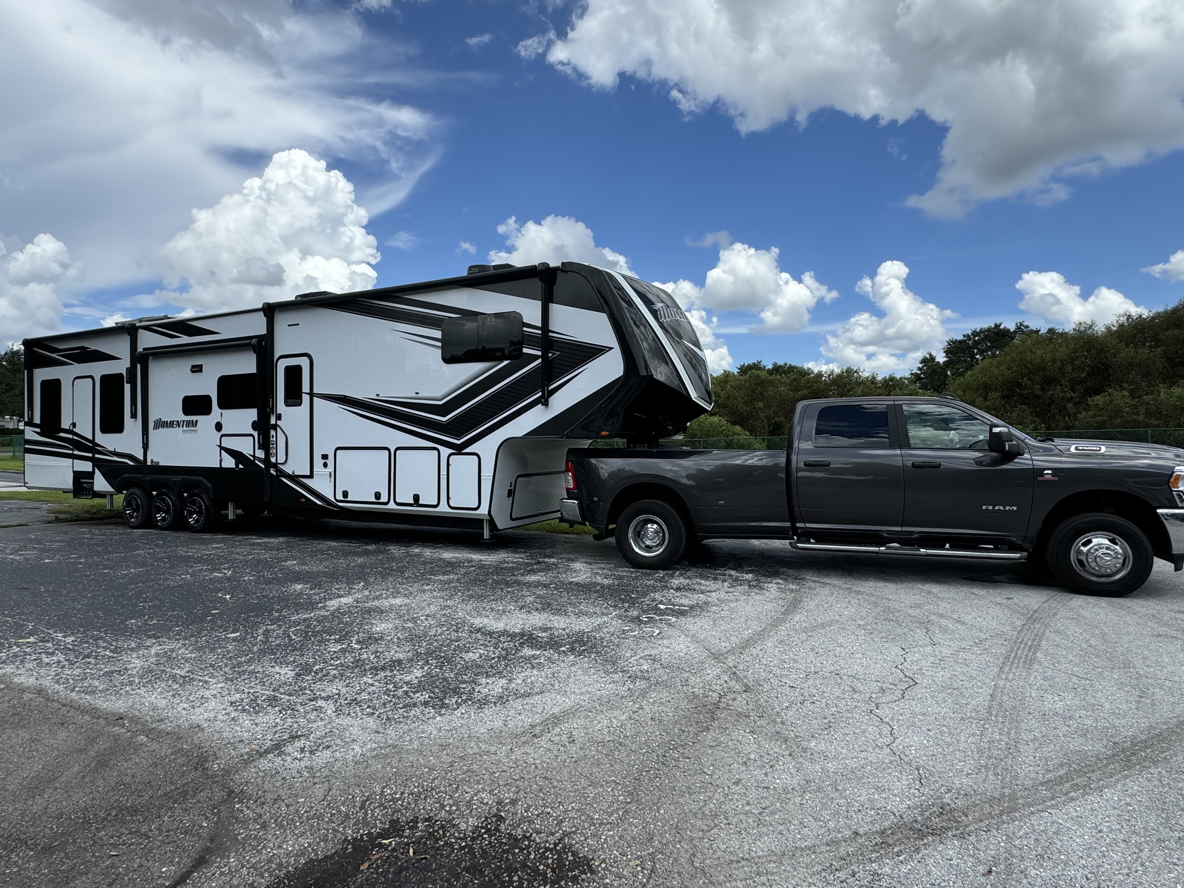 2024 Grand Design MOMENTUM 410TH RV
