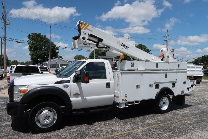 2015 FORD F550 4X4 6.7L DIESEL ~ MATERIAL HANDLER ~ 1 OWNER in Springfield, MO