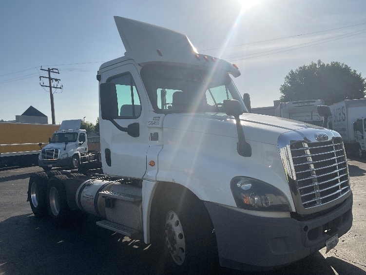 2017 FREIGHTLINER CASCADIA 125 in Torrance, CA