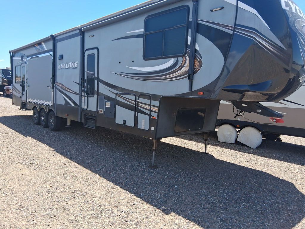 2016 Heartland Cyclone 4250 in sun city west AZ