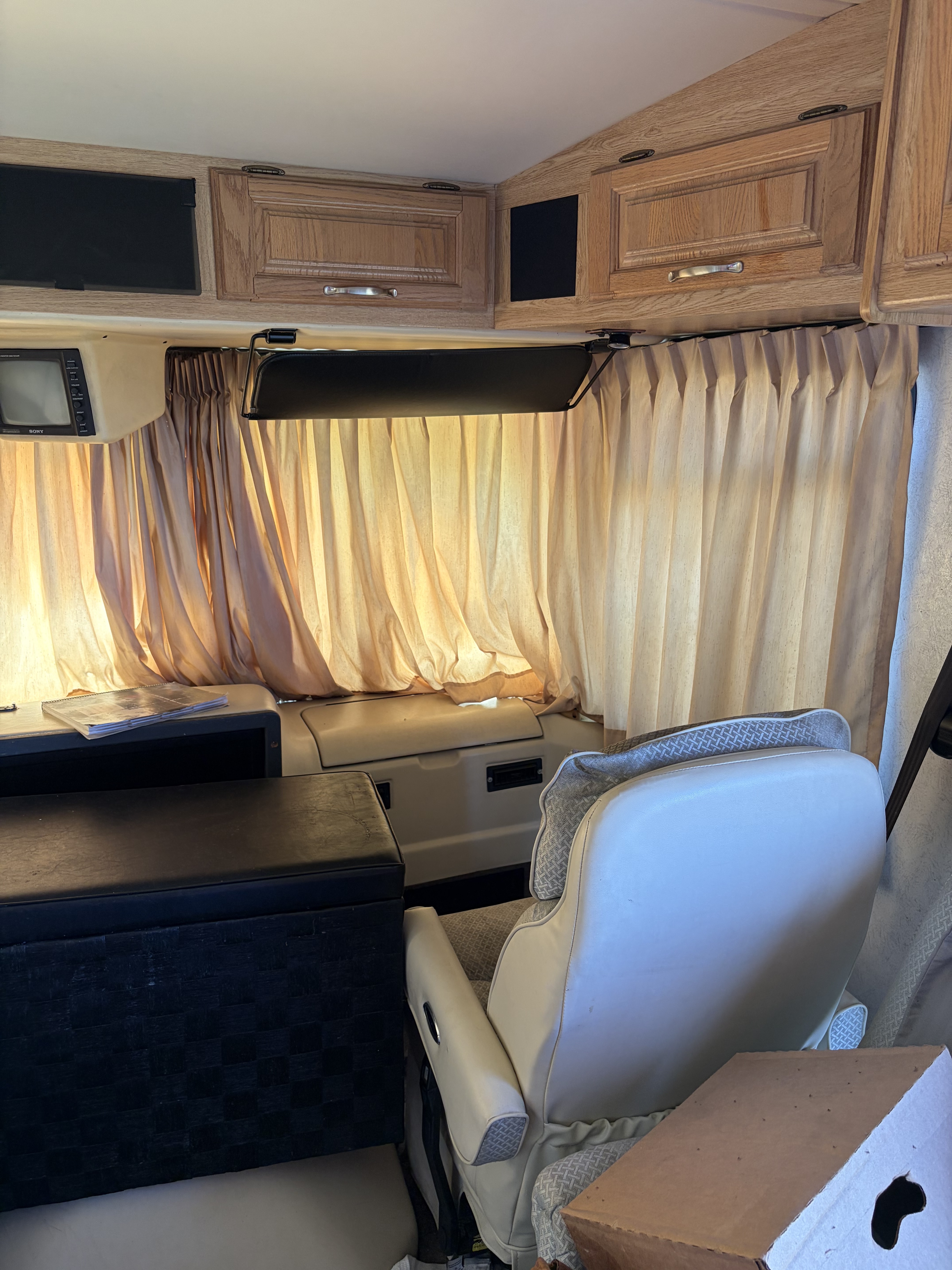 1999 Holiday Rambler VACATIONER 32 CG in fairfield CA