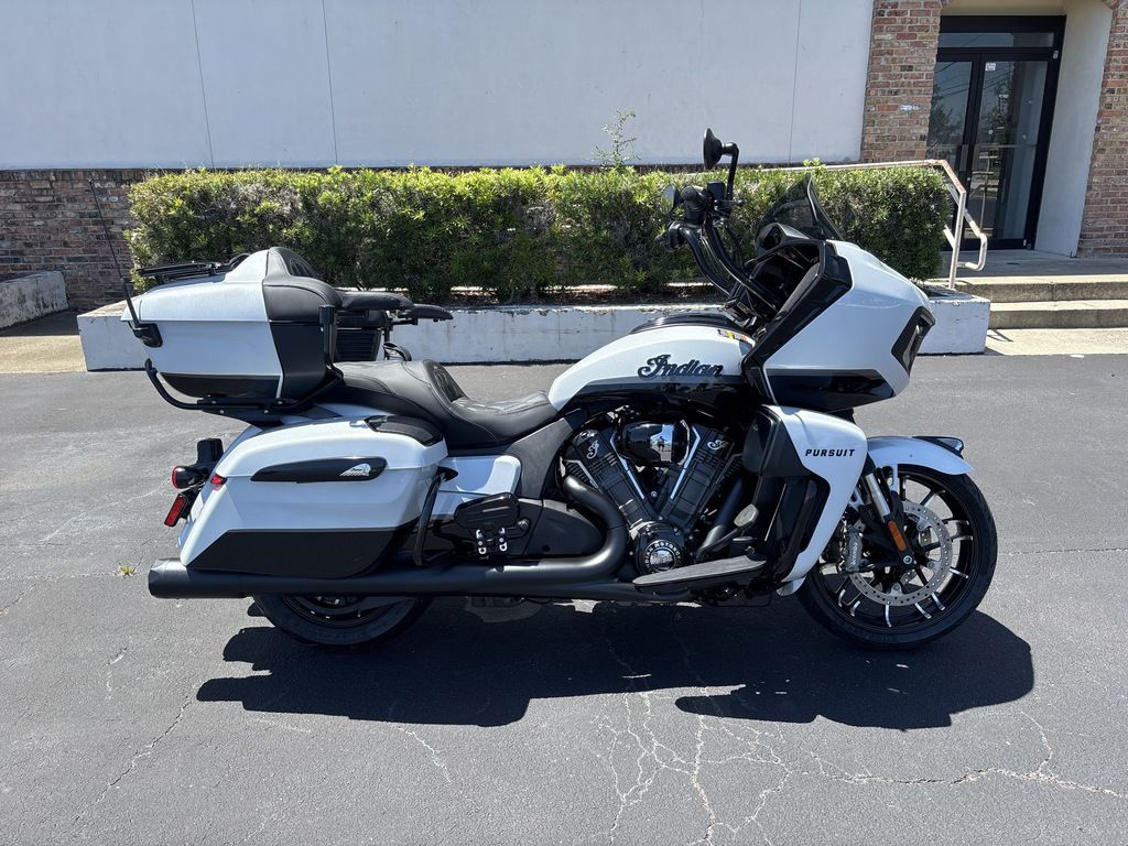 2026 Indian Pursuit Dark Horse 112 W/ Powerband Audio Ghost W DARK HORSE in Daytona Beach, FL
