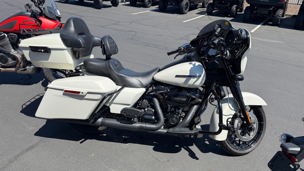 2018 Harley-Davidson Street Glide FLHXS Special SPECIAL in Sublimity, OR