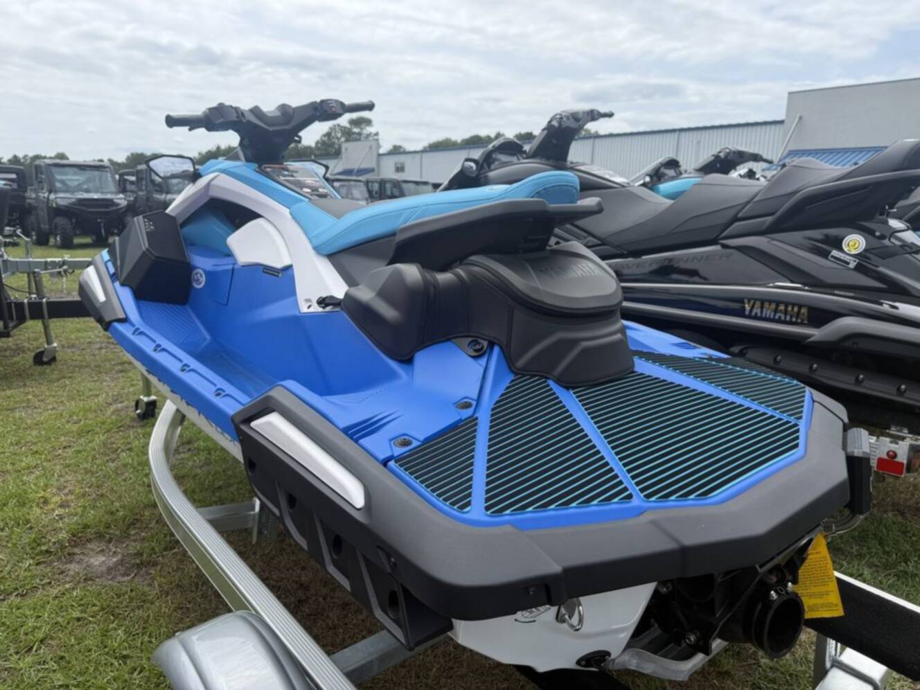 A photo of this 2026 Yamaha Jetblaster DLX 2-Up