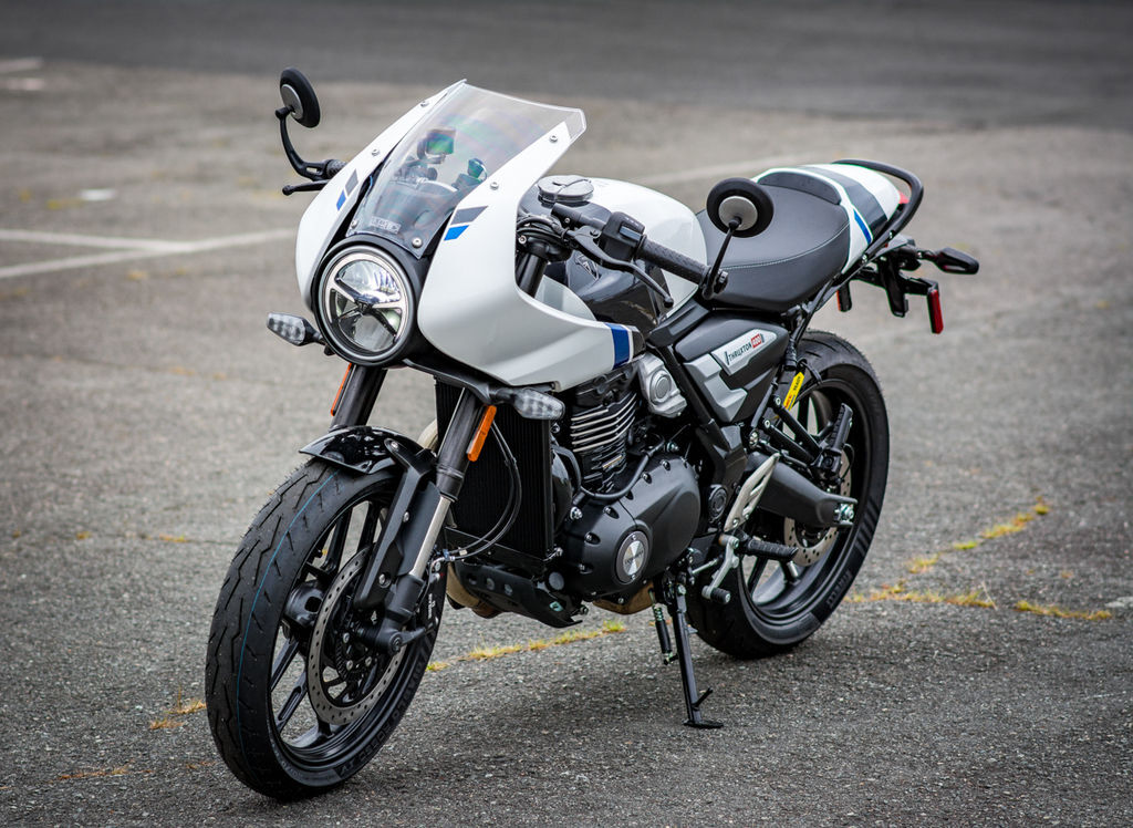 2026 Triumph Thruxton 400 Pearl Metallic White / Storm Grey 400 in Richmond, VA