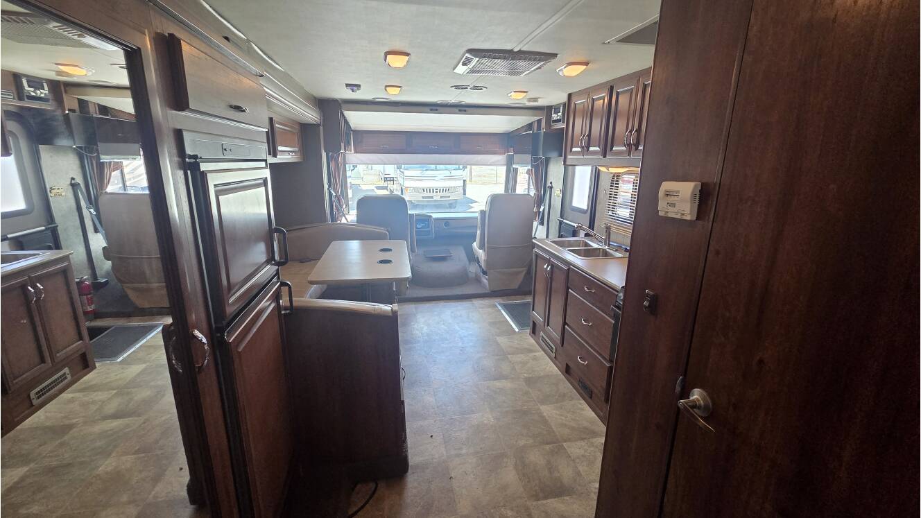 A photo of this 2014 Fleetwood Storm 28F