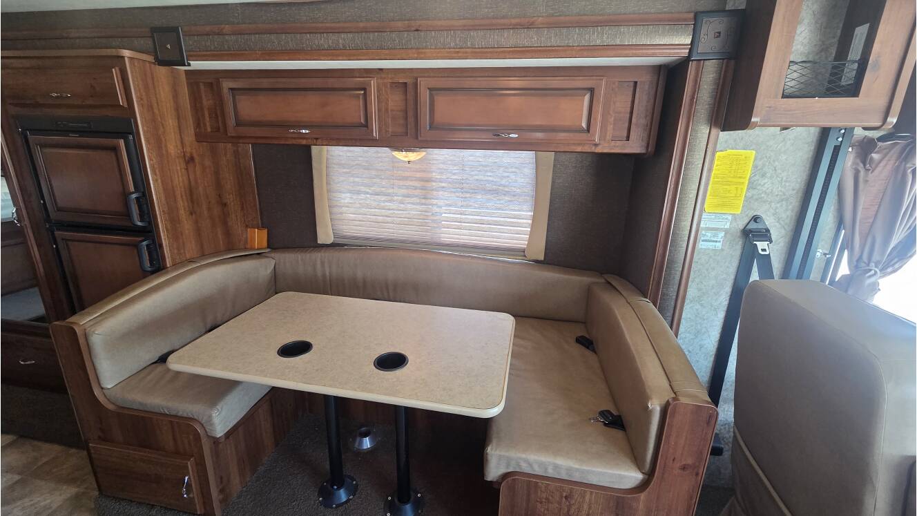 A photo of this 2014 Fleetwood Storm 28F