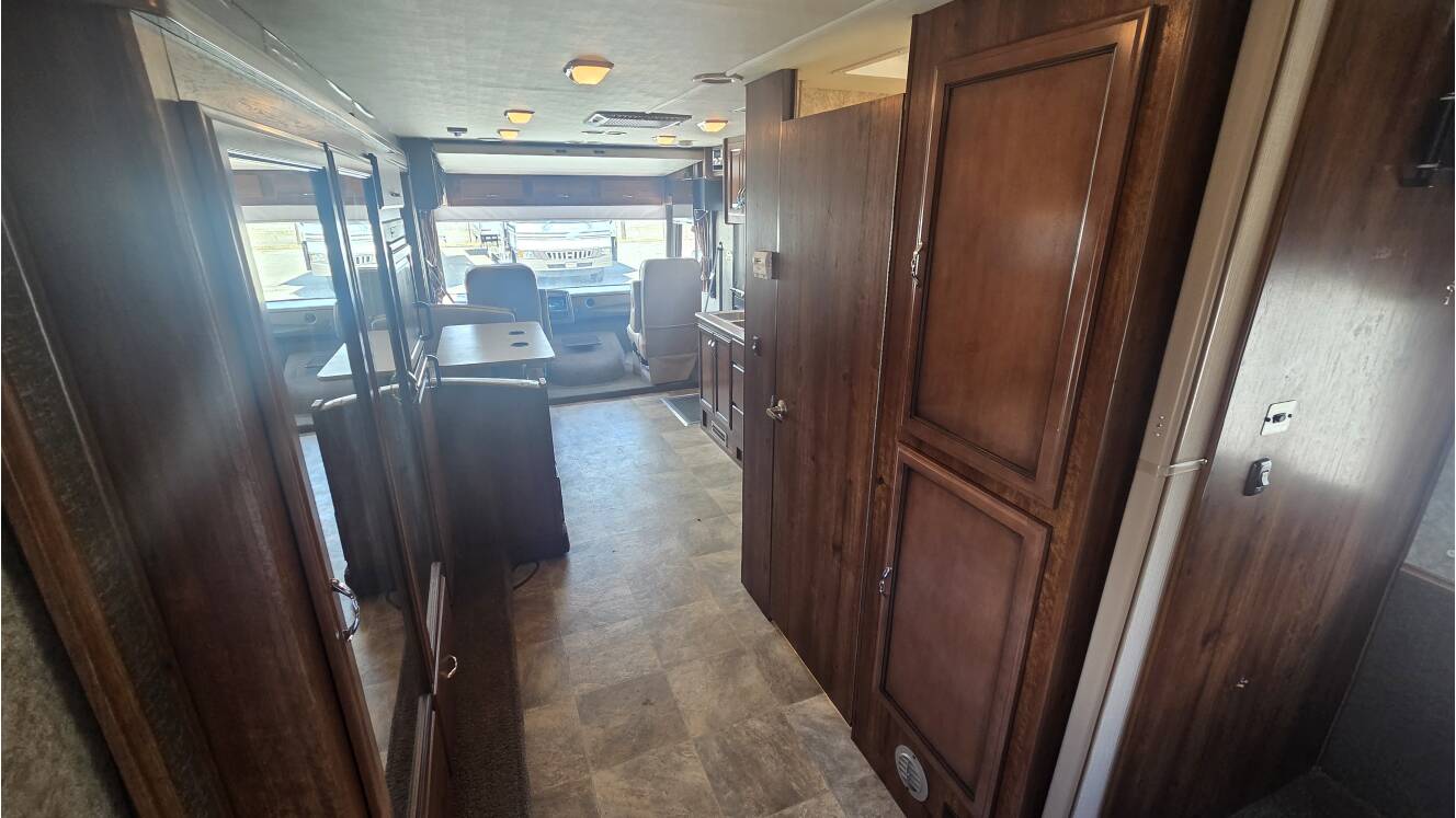 A photo of this 2014 Fleetwood Storm 28F