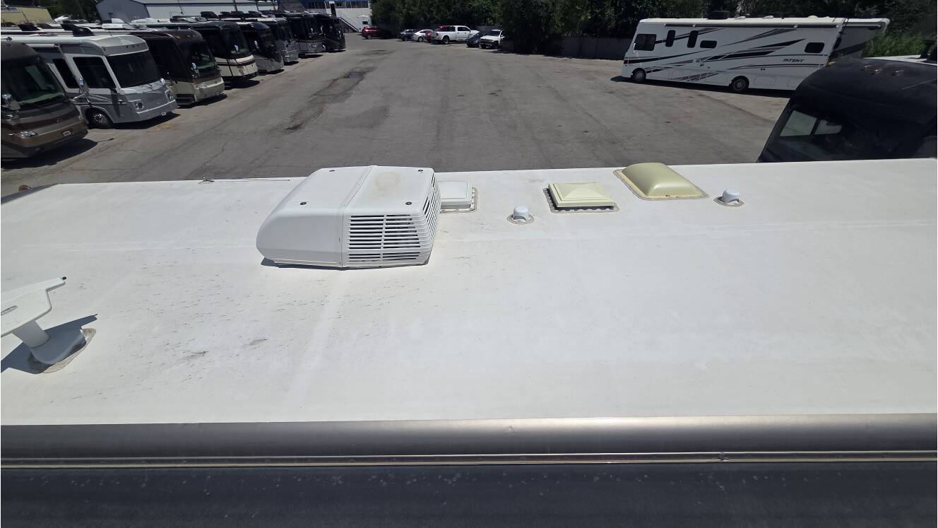 A photo of this 2014 Fleetwood Storm 28F