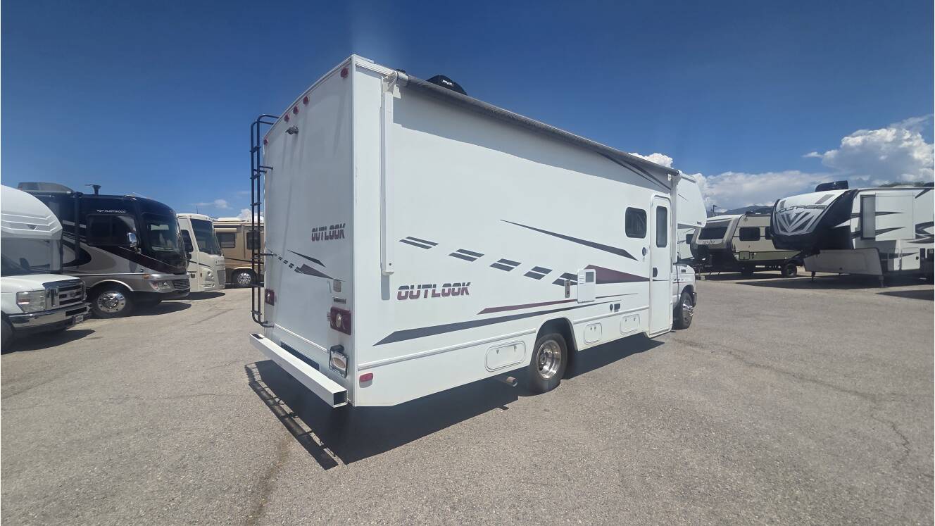 A photo of this 2019 Winnebago Outlook 25J