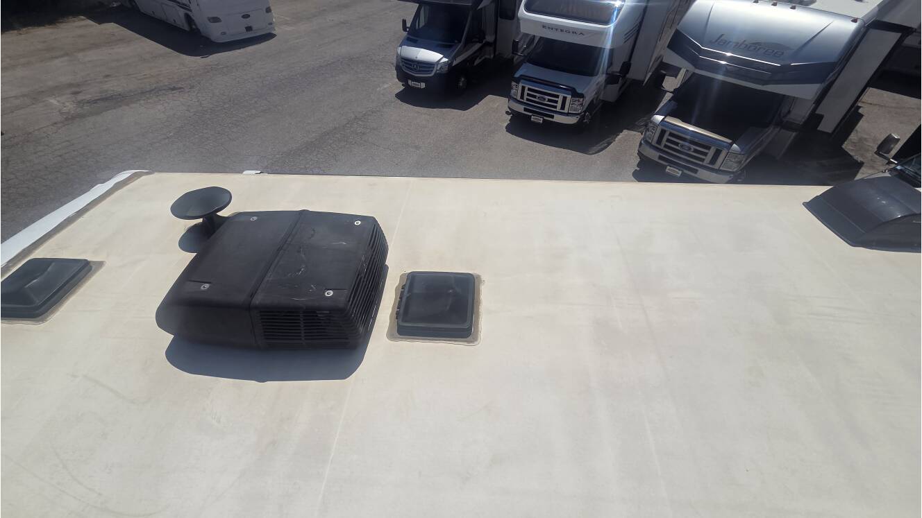 A photo of this 2019 Winnebago Outlook 25J