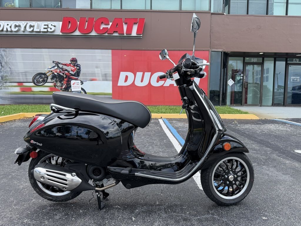 2023 Vespa Sprint 50 50 in Miami, FL