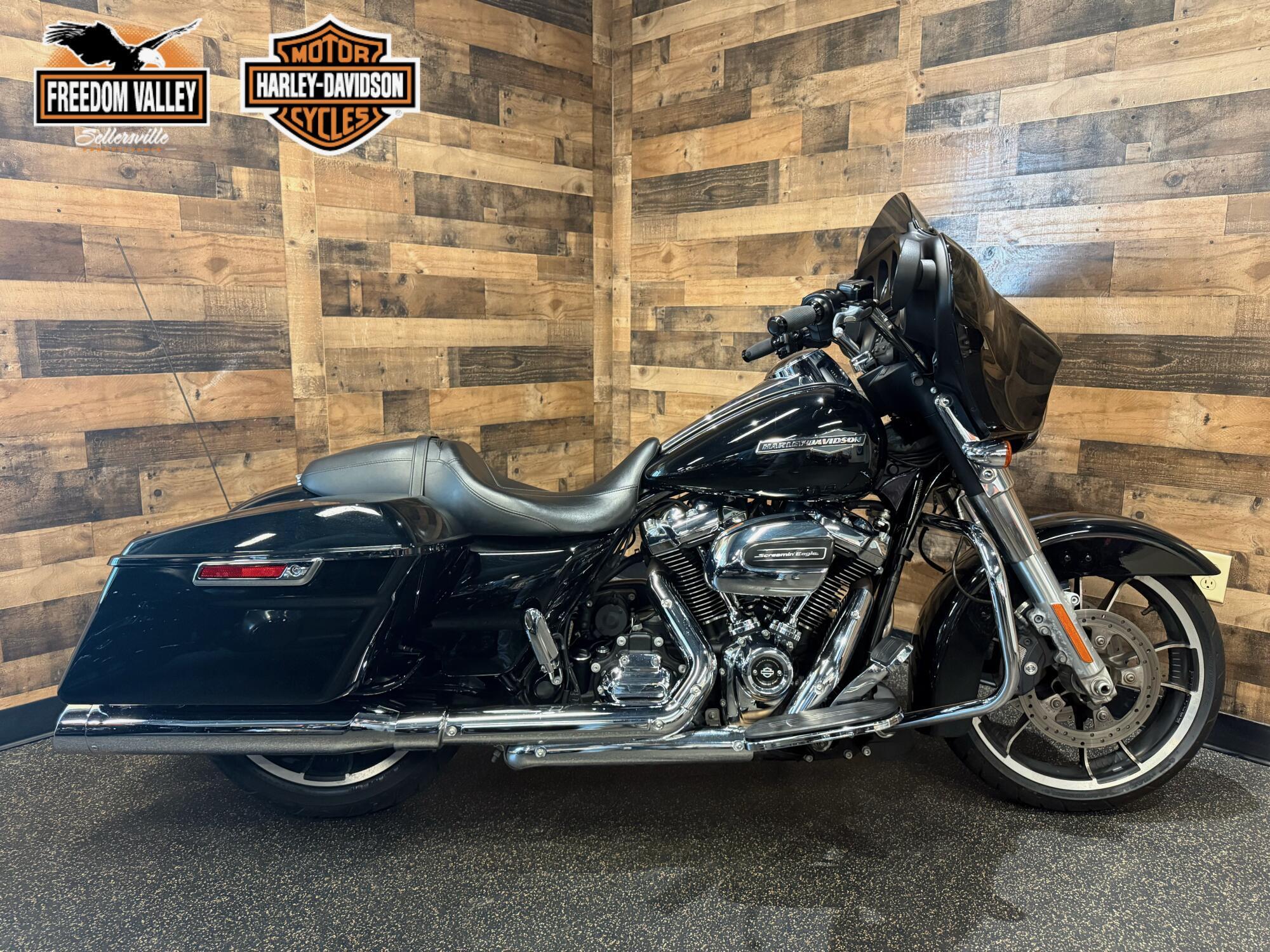 2021 Harley-Davidson Street Glide in Sellersville, PA