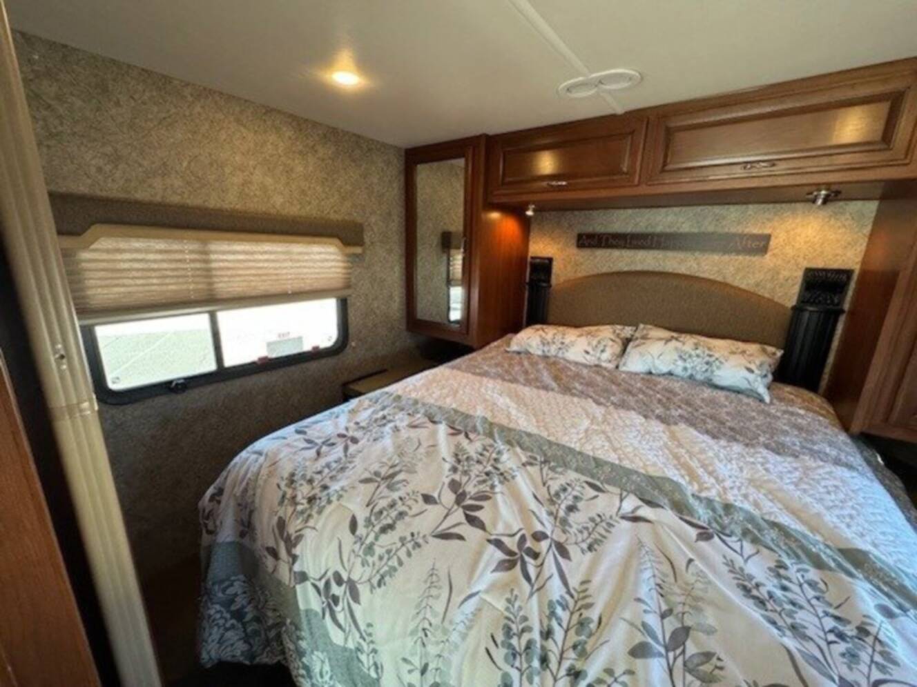 A photo of this 2016 Fleetwood STORM 28MS