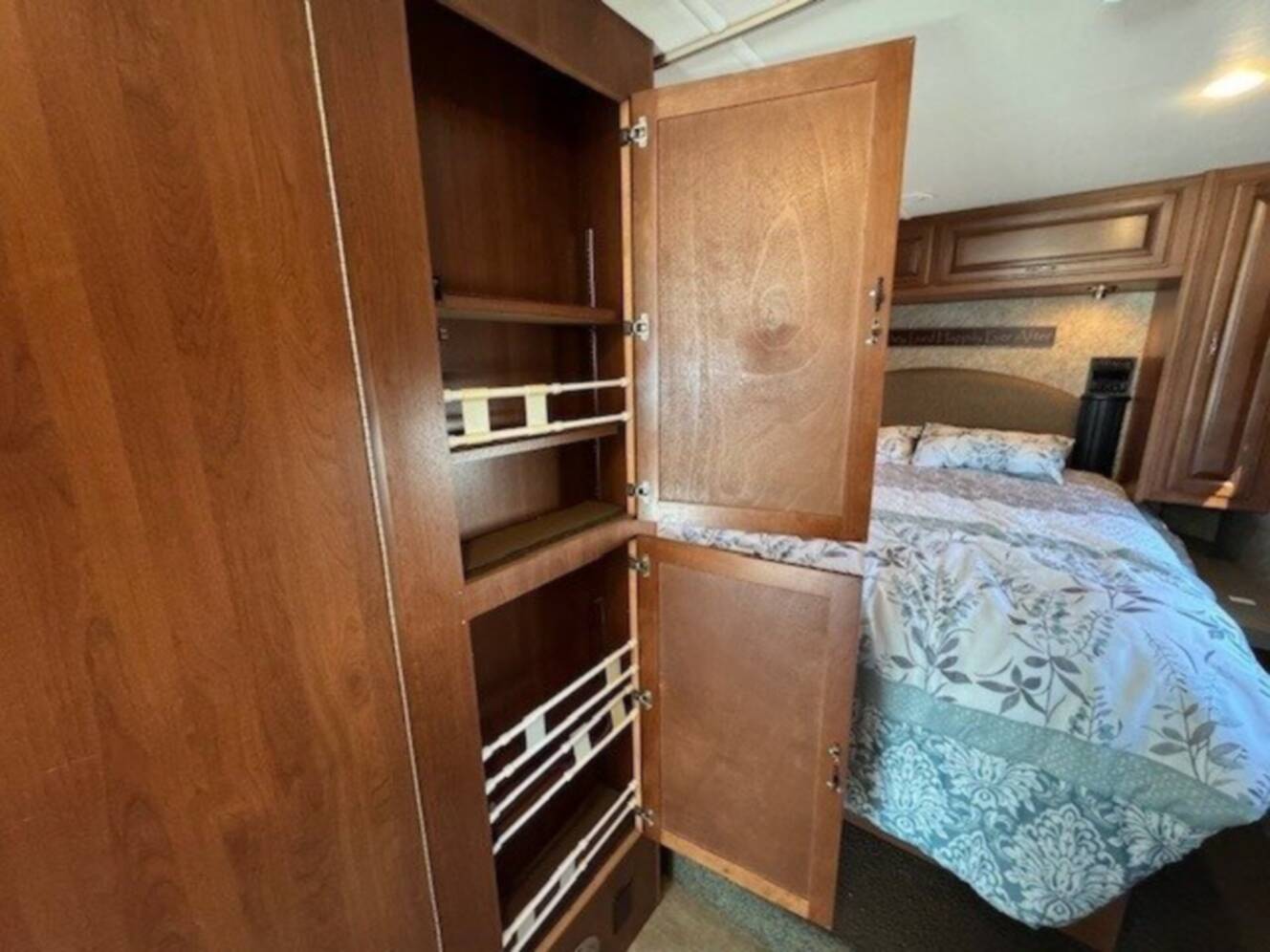A photo of this 2016 Fleetwood STORM 28MS
