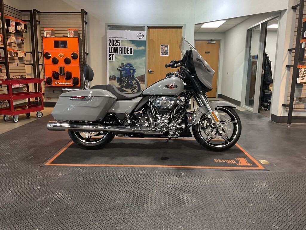 2025 Harley-Davidson Street Glide in Winterville, NC