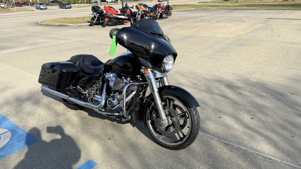 2019 Harley-Davidson Street Glide in Winterville, NC