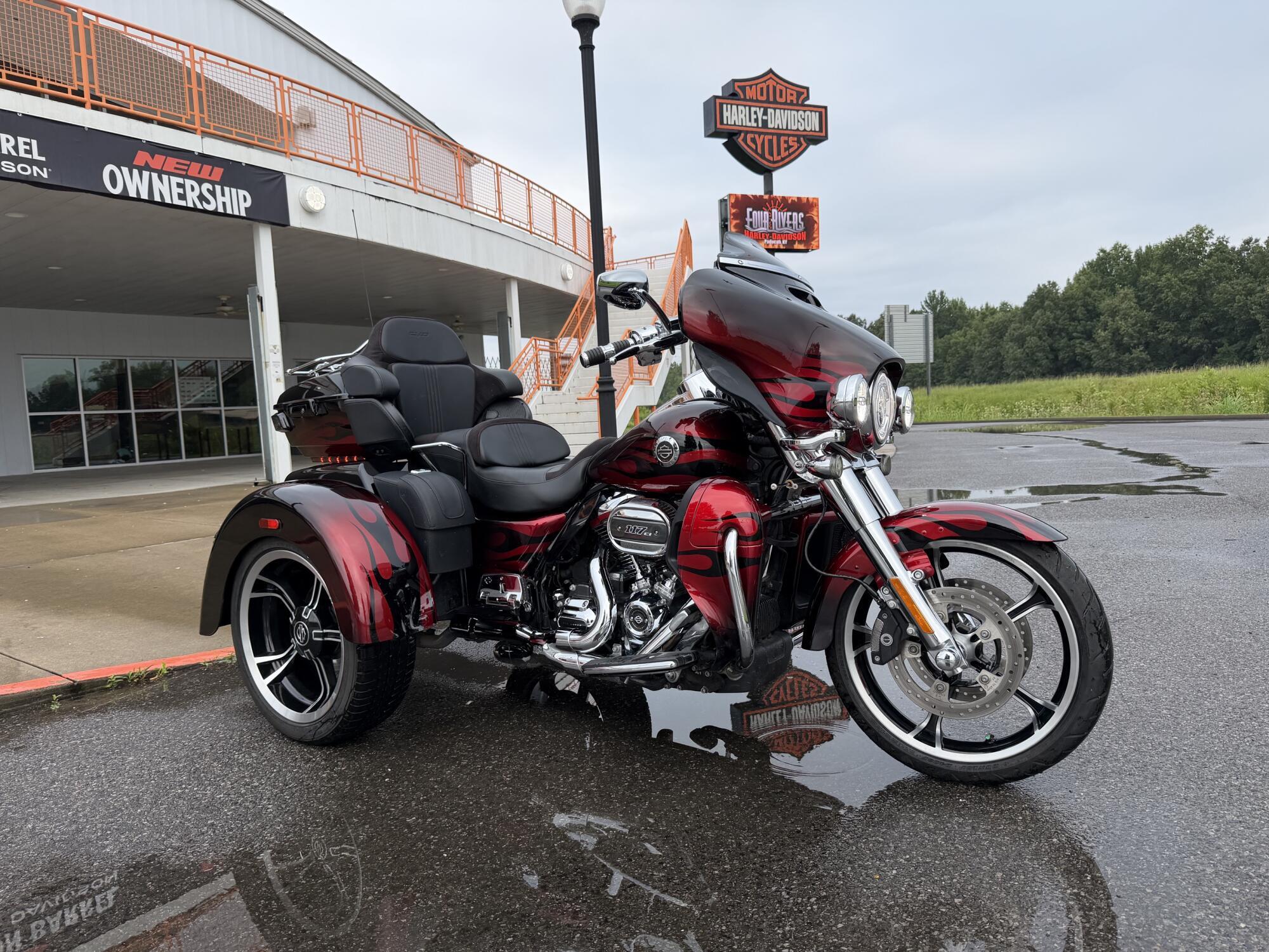 2022 Harley-Davidson CVO Tri Glide CVO in Winterville, NC