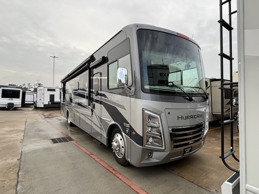2026 Thor Motor Coach Hurricane 35R in spring TX